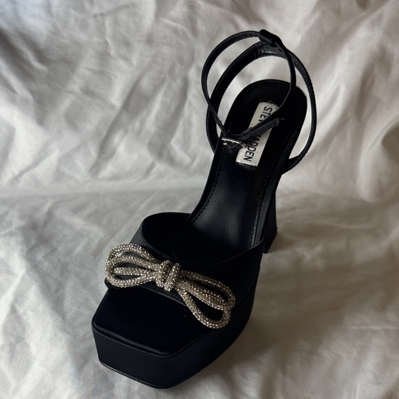 Steve Madden Darla Satin Black Heels with Rhinestone Bows 8.5 - Picture 4 of 6
